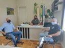 Auxílio aos pequenos empresários do município foi objeto de reunião Auxílio aos pequenos empresários do município foi objeto de reunião
