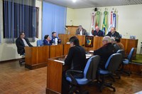 Vereadores reúnem-se em sessão plenária ordinária